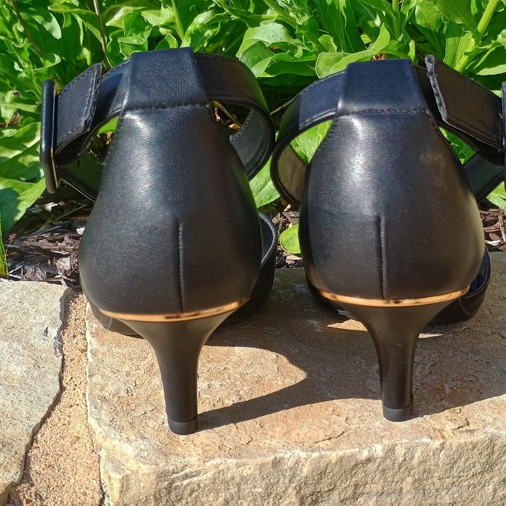 Anne Klein iflex Black Pointed-Toe Ankle-Strap Heels Women's Size 9 NWOB - Picture 3 of 6